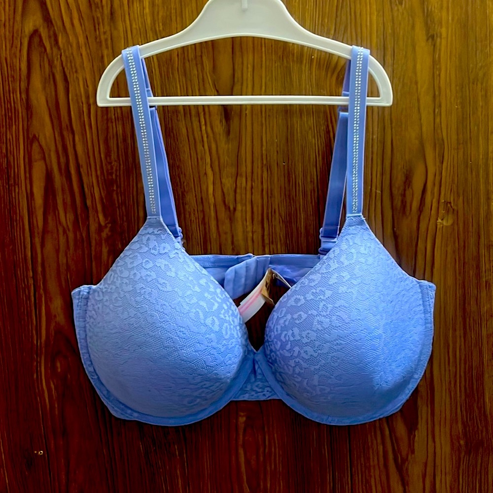 40DDD NWT BLING STRAP VS PINK BRA